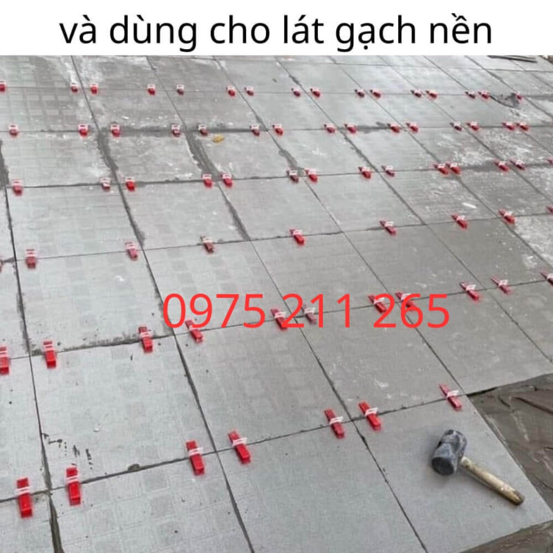 op lat gach san voi ke can bang than tien